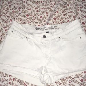 White jean, gap “sexy boyfriend” shorts!